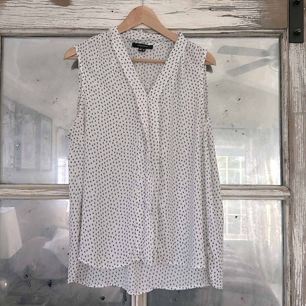 Atmosphere super cute white and black patterned high low navy top sz 16